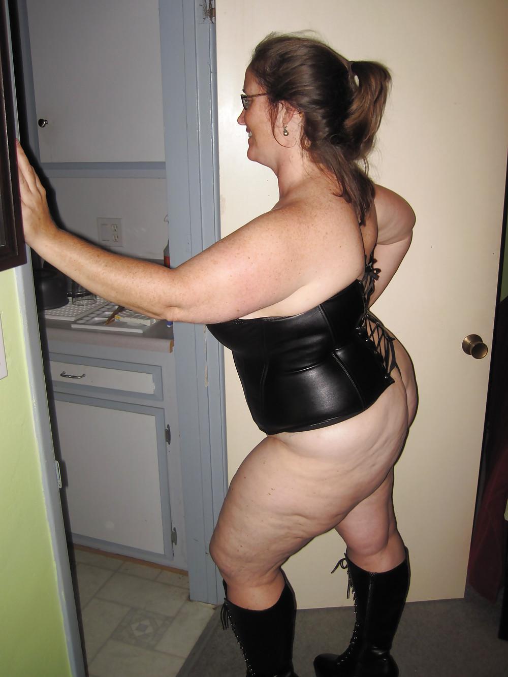 25P Maureen Lyall - Leather Corset Part 2