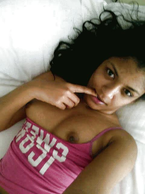 5P Ayesha girlfrind self shots (SL)