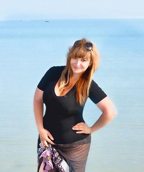 13P Busty Russian Woman 1618