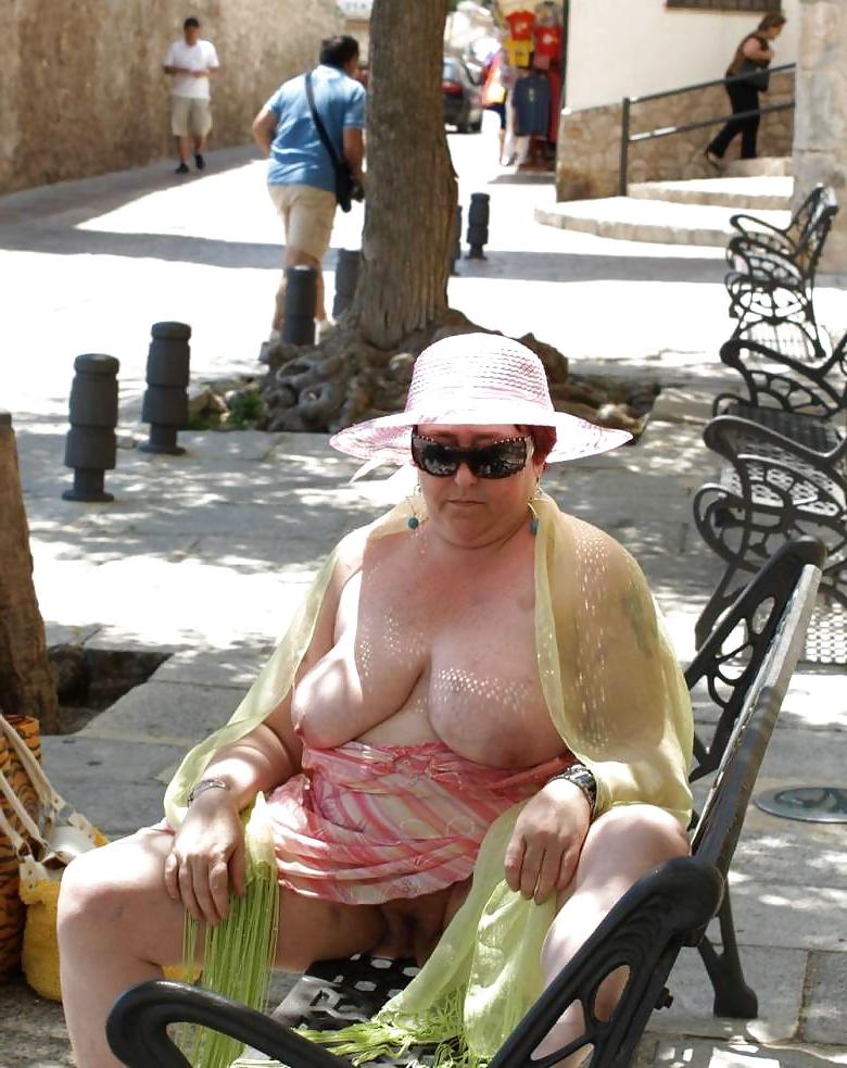 20P Mature saggy tits 25.