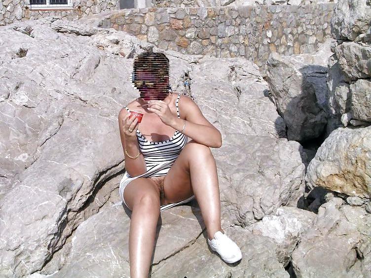 25P MILF Upskirt - 7