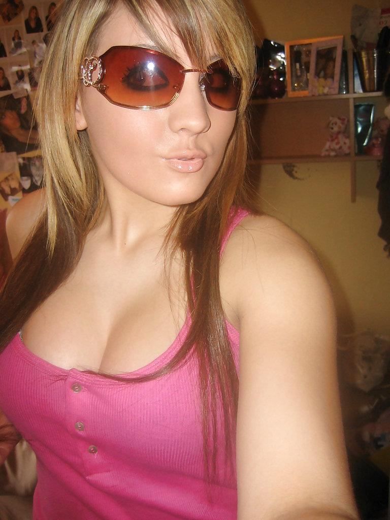 12P Big tit teen babe self pics