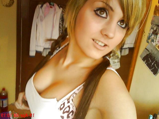 12P Big tit teen babe self pics