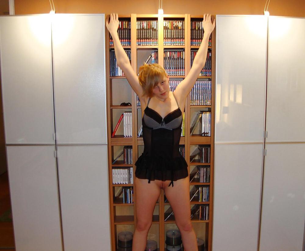 25P Blonde Teen Girl Like Hard Action