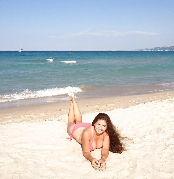 14P Busty Russian Woman 1258