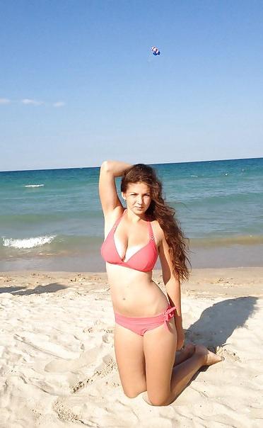 14P Busty Russian Woman 1258
