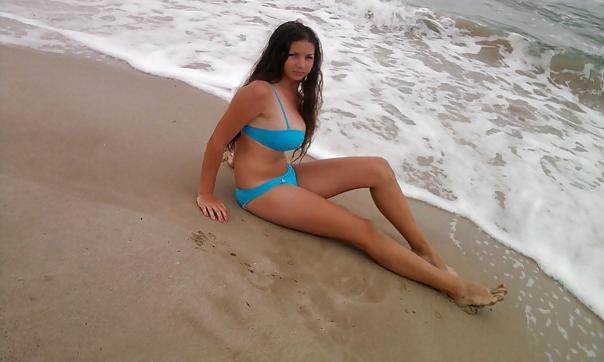 14P Busty Russian Woman 1258