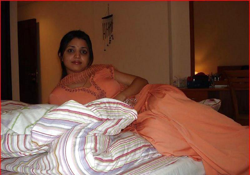 12P BEAUTIFUL GF-INDIAN DESI PORN SET 2.2