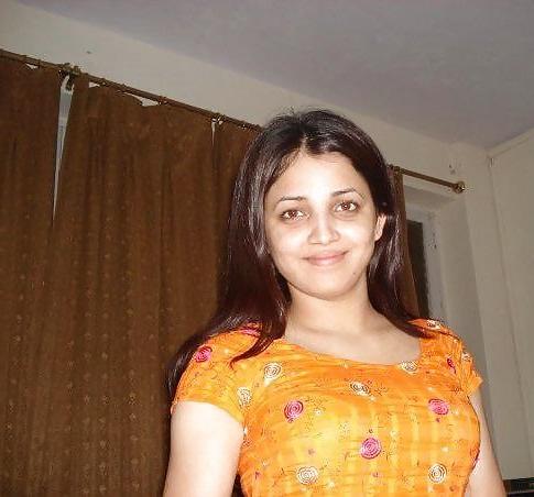 12P BEAUTIFUL GF-INDIAN DESI PORN SET 2.2