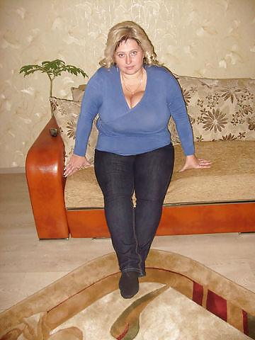 18P Busty Russian Woman 1553