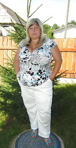 18P Busty Russian Woman 1553