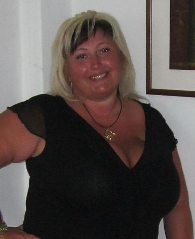 18P Busty Russian Woman 1553
