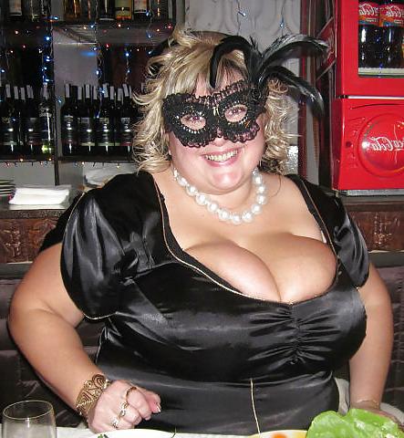 18P Busty Russian Woman 1553