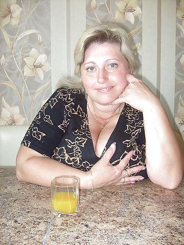 18P Busty Russian Woman 1553
