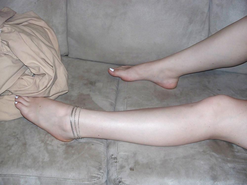 22P Ex-Wife in Jean Shorts (Leg and Foot Fetish)