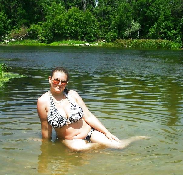 18P Busty Russian Woman 1643