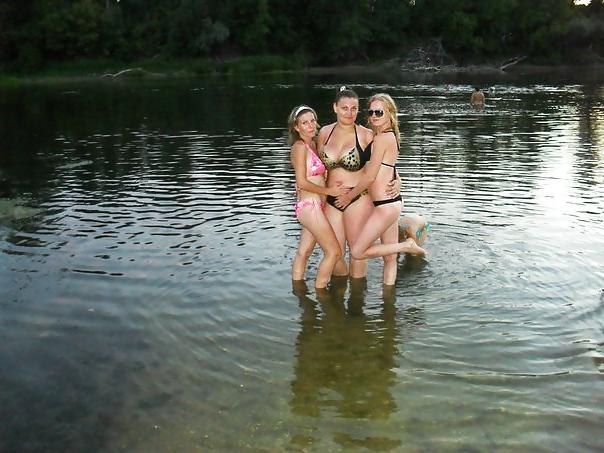 18P Busty Russian Woman 1643
