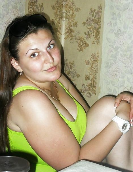 18P Busty Russian Woman 1643