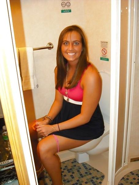 23P Real Teens On Toilet
