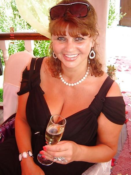 14P Busty Russian Woman 1646