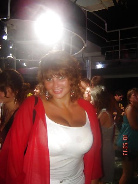 14P Busty Russian Woman 1646