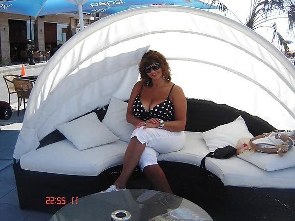 14P Busty Russian Woman 1646