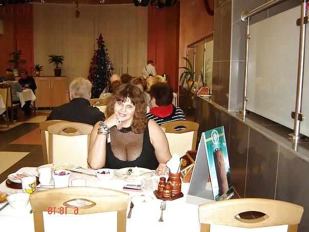 14P Busty Russian Woman 1646