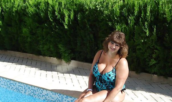 14P Busty Russian Woman 1646