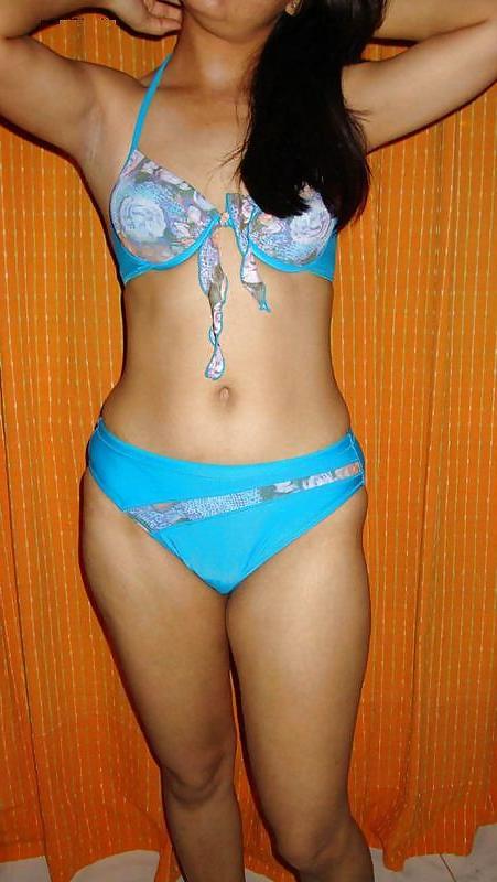 14P Desi Striptease