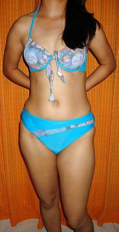 14P Desi Striptease