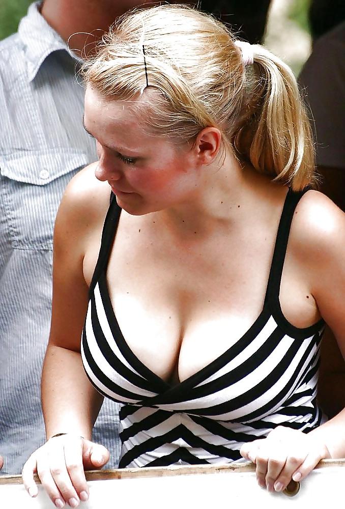 23P GROSSE TITTEN GEFANGEN