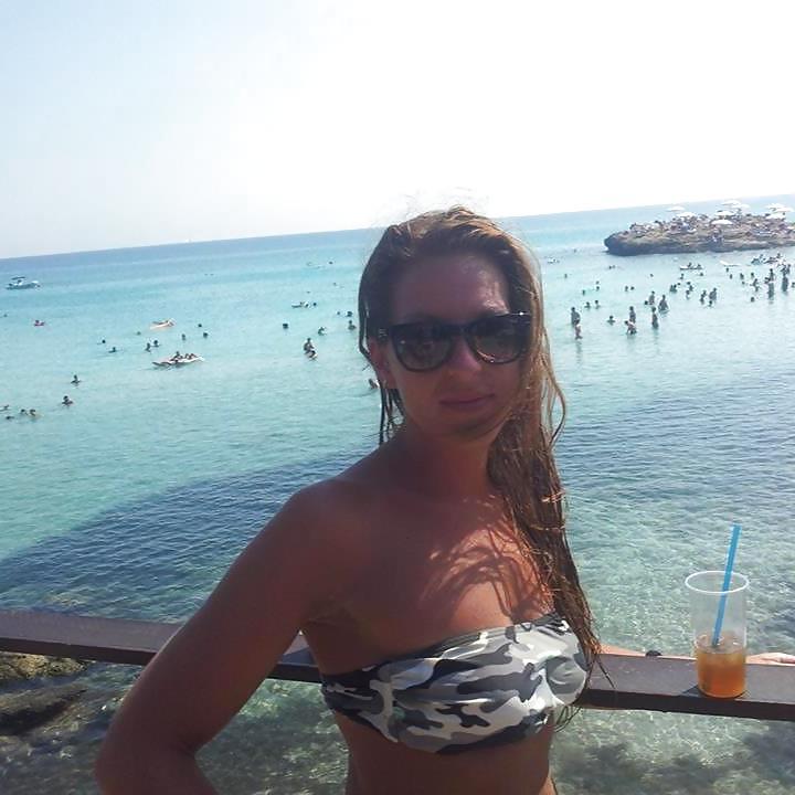 25P YOUNG SLUTS FROM FACEBOOK - WHICH ONE U WANNA SEE NAKED ?