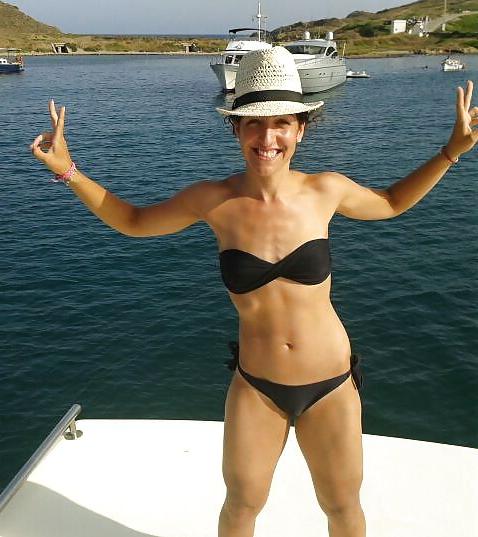 25P YOUNG SLUTS FROM FACEBOOK - WHICH ONE U WANNA SEE NAKED ?