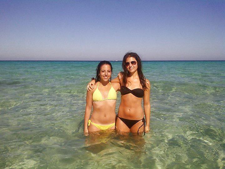 25P YOUNG SLUTS FROM FACEBOOK - WHICH ONE U WANNA SEE NAKED ?