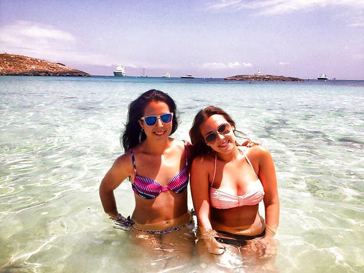 25P YOUNG SLUTS FROM FACEBOOK - WHICH ONE U WANNA SEE NAKED ?