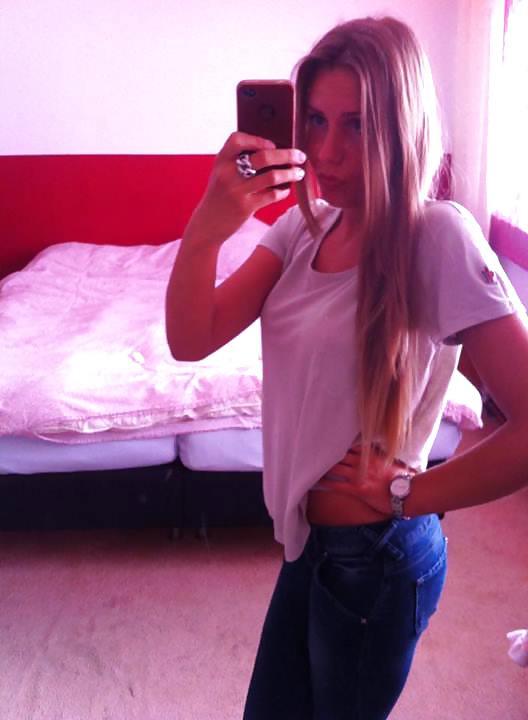 25P YOUNG SLUTS FROM FACEBOOK - WHICH ONE U WANNA SEE NAKED ?