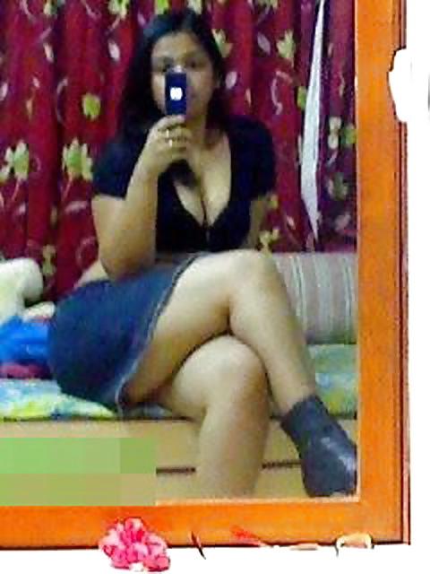 4P Indian Girl Self Shot
