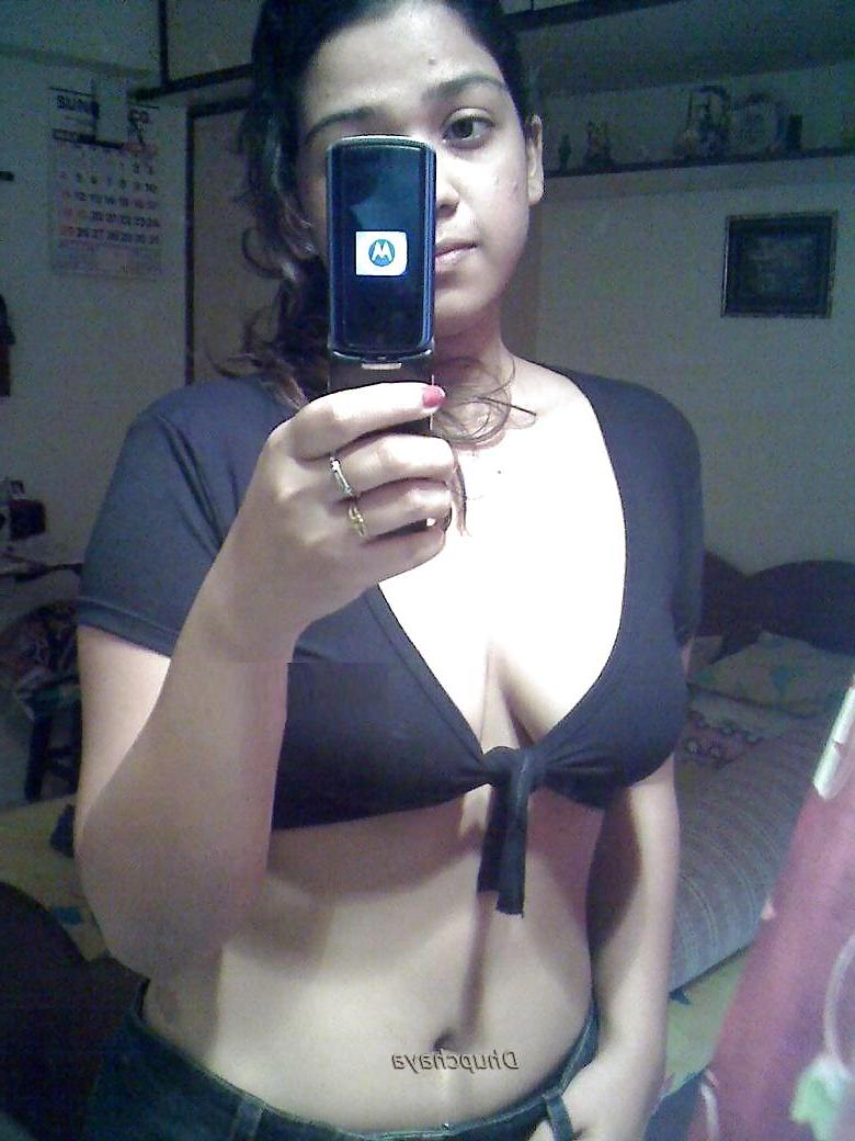 4P Indian Girl Self Shot