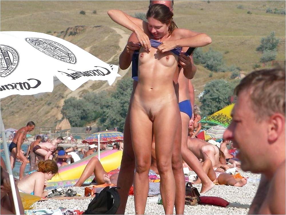 25P Beach girls 