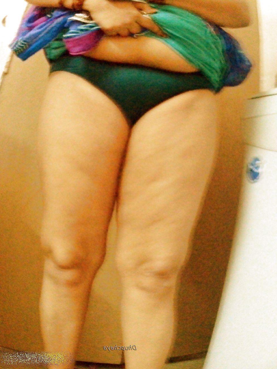 22P Desi Super Mature Aunty