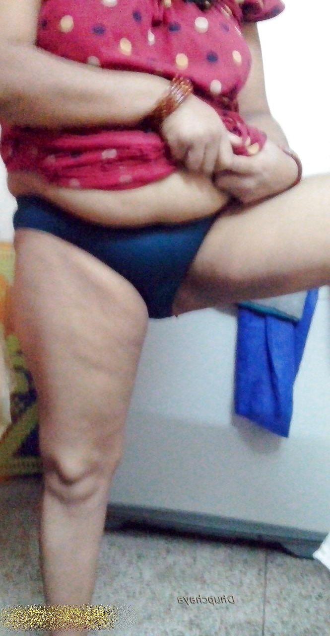 22P Desi Super Mature Aunty