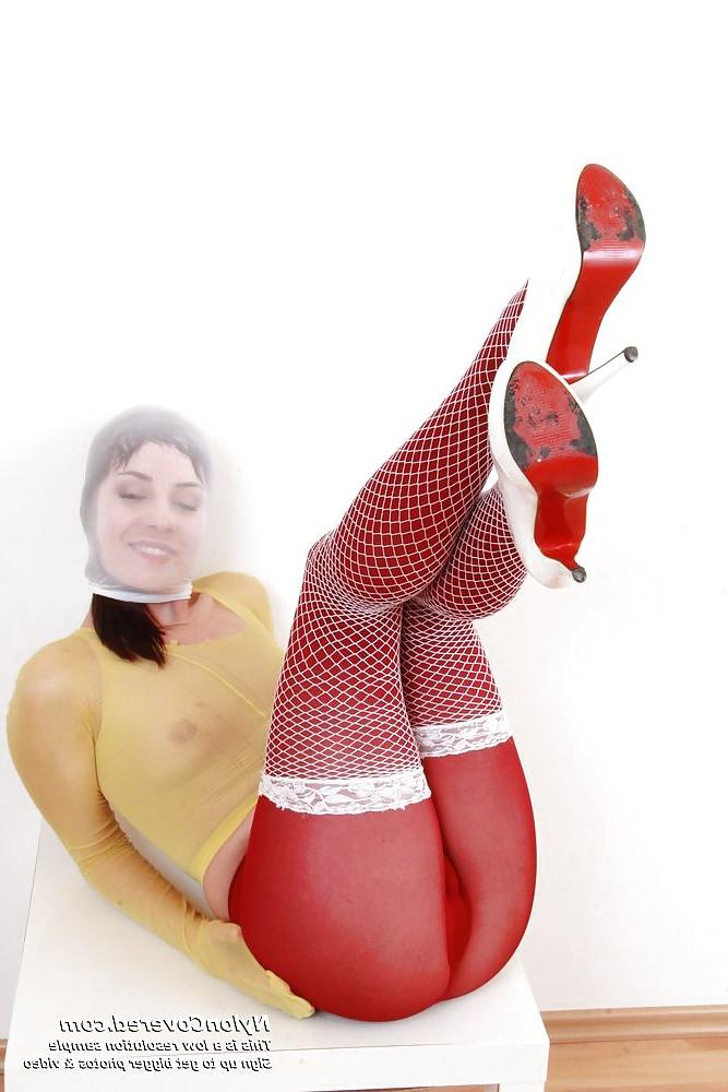 12P Leony Aprill loves nylons on her body