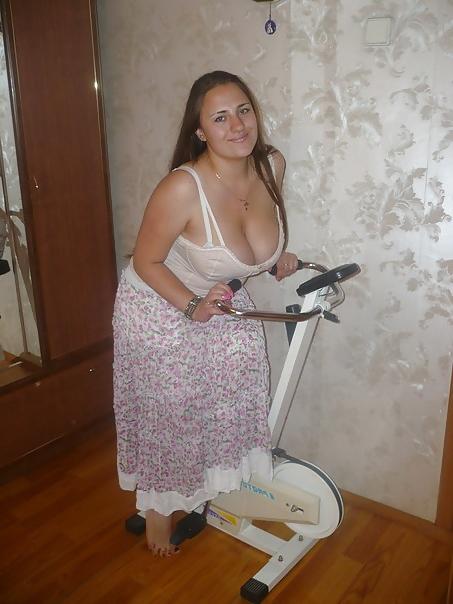 17P Busty Russian Woman 1575