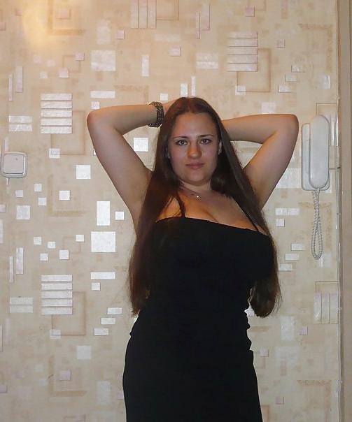 17P Busty Russian Woman 1575