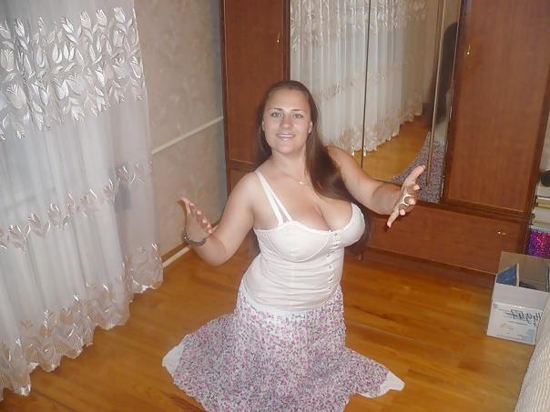 17P Busty Russian Woman 1575