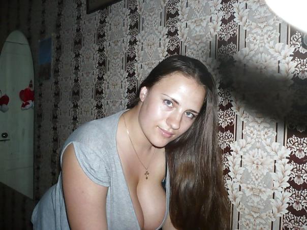17P Busty Russian Woman 1575