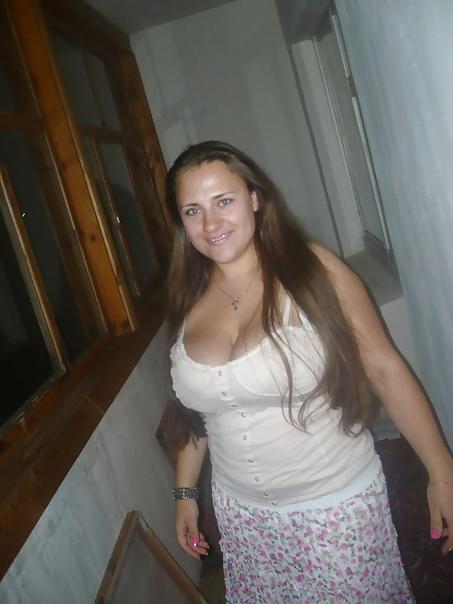 17P Busty Russian Woman 1575