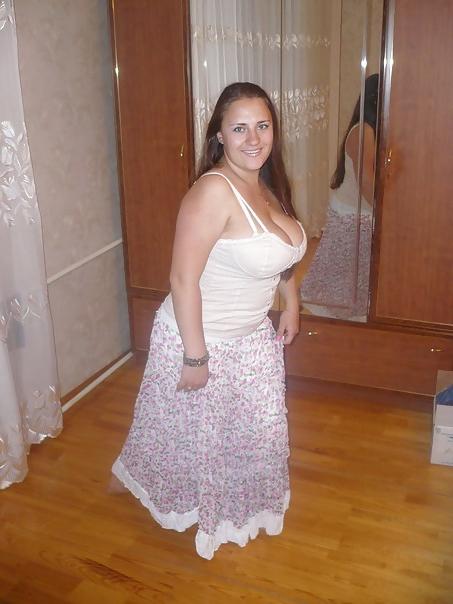 17P Busty Russian Woman 1575
