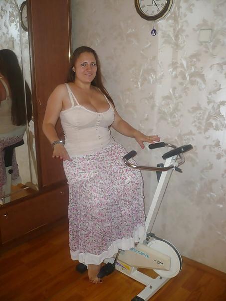 17P Busty Russian Woman 1575