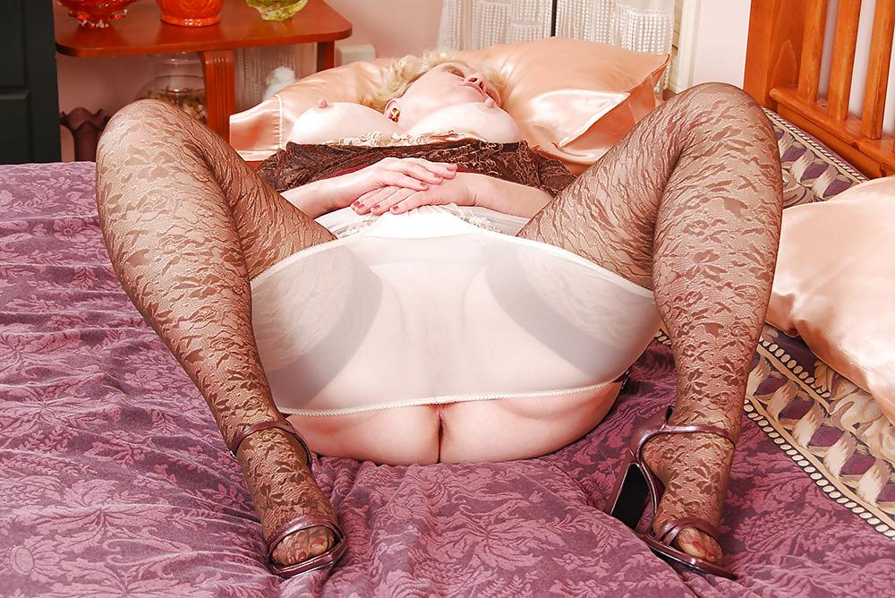 25P Mature Beauty - Fanny 17